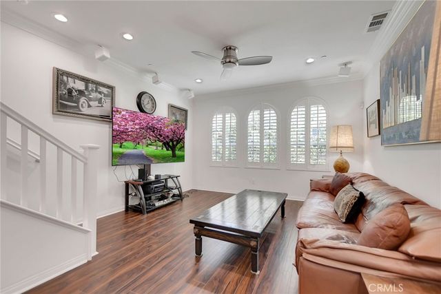 908 N Botanica Lane B, Azusa, CA 91702