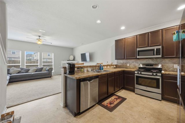 2602 Fawn Mountain Drive, Fresno, TX 77545