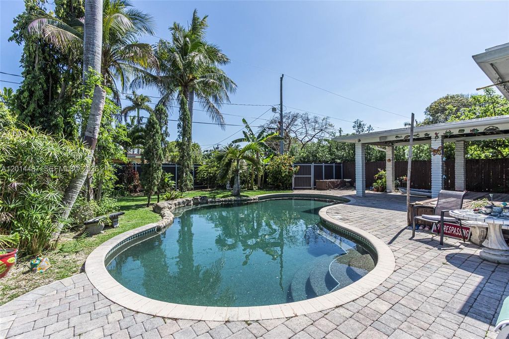1540 Fletcher St, Hollywood, FL 33020