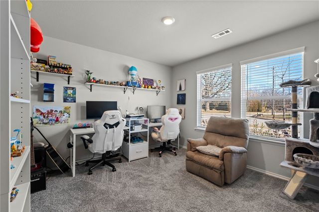 501 S Smith Avenue, Gentry, AR 72734