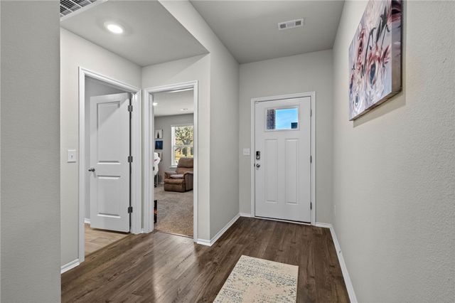 501 S Smith Avenue, Gentry, AR 72734