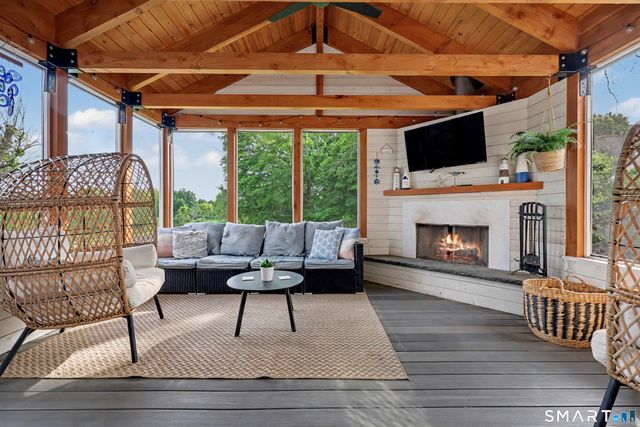 240 Third Avenue, Milford, CT 06460