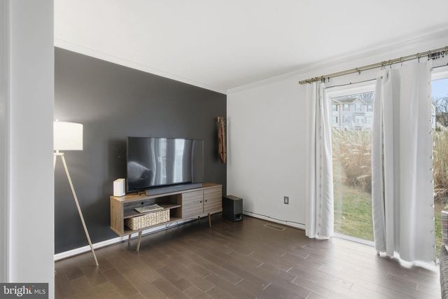 12 THORNBERRY DR, Martinsburg, WV 25403