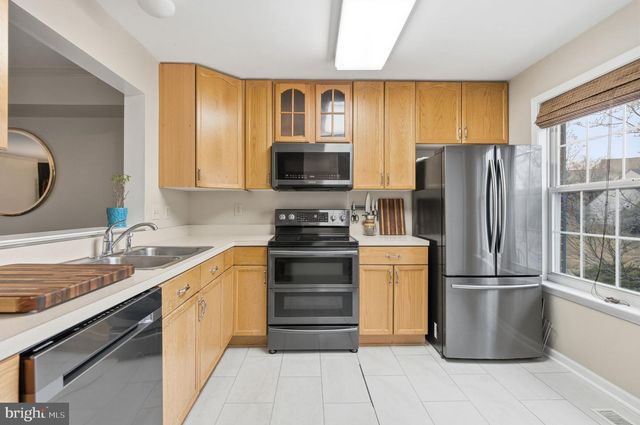 12 THORNBERRY DR, Martinsburg, WV 25403