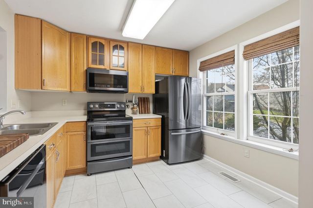 12 THORNBERRY DR, Martinsburg, WV 25403