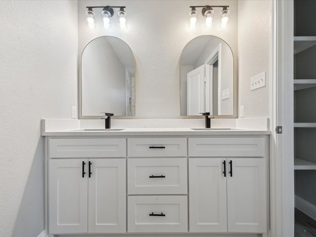 6301 Pebble Avenue, Dallas, TX 75217