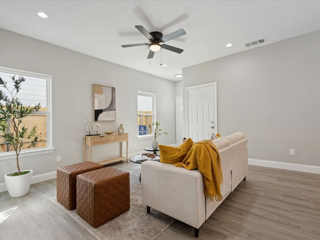 6301 Pebble Avenue, Dallas, TX 75217