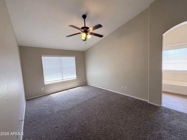 70 S SANDSTONE Street, Gilbert, AZ 85296