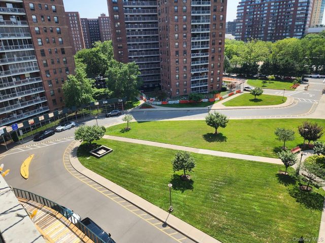 61-35 98th Street 8N, Rego Park, NY 11374