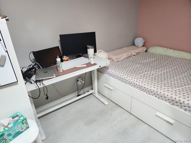 61-35 98th Street 8N, Rego Park, NY 11374