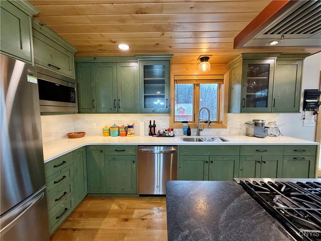 3006 Pompey Hollow Road, Cazenovia, NY 13035