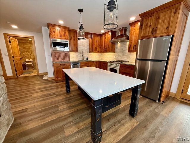 3006 Pompey Hollow Road, Cazenovia, NY 13035