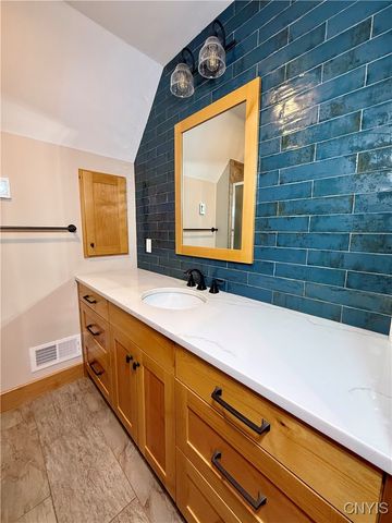 3006 Pompey Hollow Road, Cazenovia, NY 13035