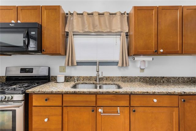 95 Corinth Street, Providence, RI 02907