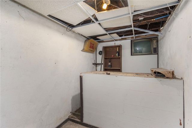 95 Corinth Street, Providence, RI 02907