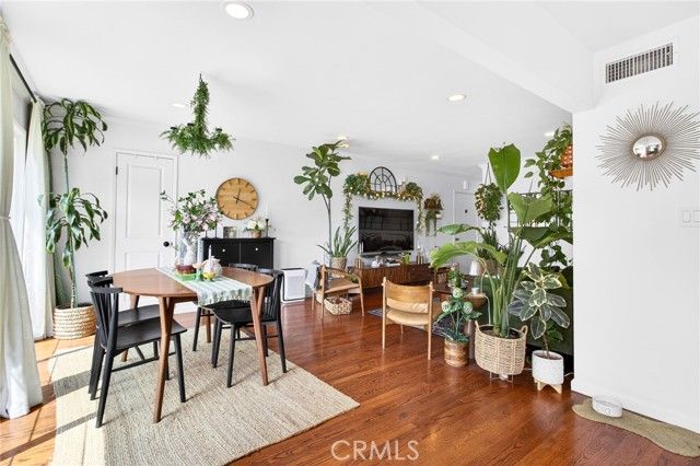 907 E Ocean Boulevard, Long Beach, CA 90802