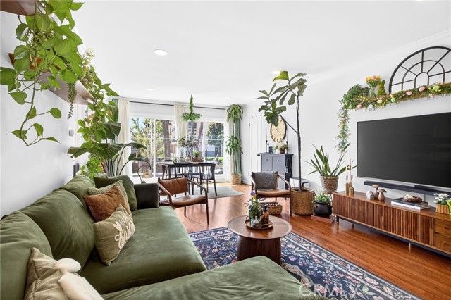 907 E Ocean Boulevard, Long Beach, CA 90802