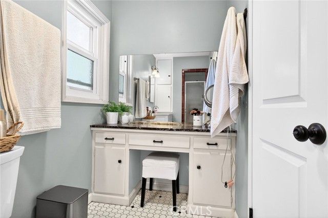 907 E Ocean Boulevard, Long Beach, CA 90802