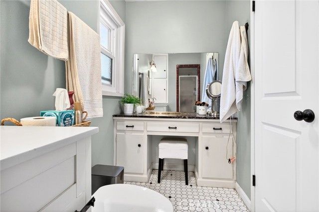 907 E Ocean Boulevard, Long Beach, CA 90802