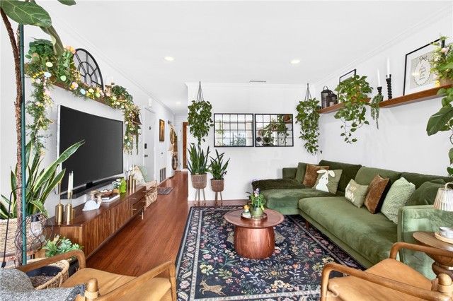 907 E Ocean Boulevard, Long Beach, CA 90802