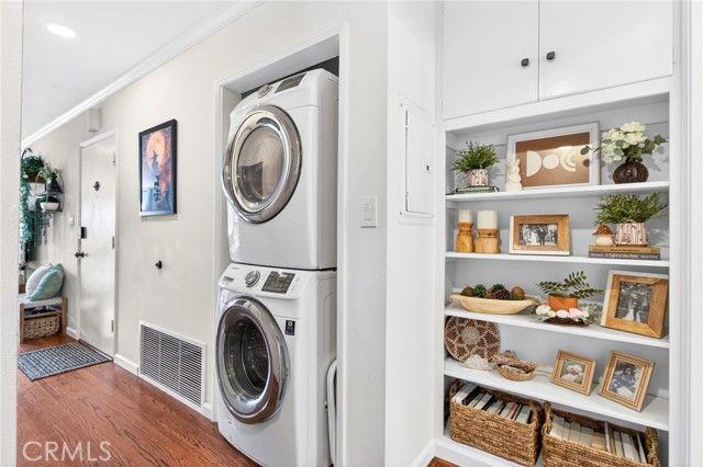 907 E Ocean Boulevard, Long Beach, CA 90802