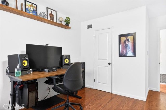 907 E Ocean Boulevard, Long Beach, CA 90802