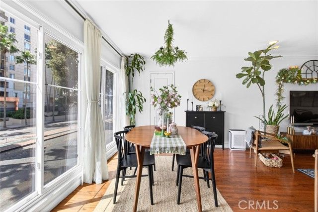 907 E Ocean Boulevard, Long Beach, CA 90802