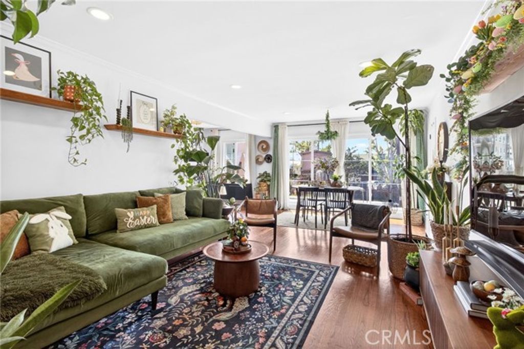 907 E Ocean Boulevard, Long Beach, CA 90802