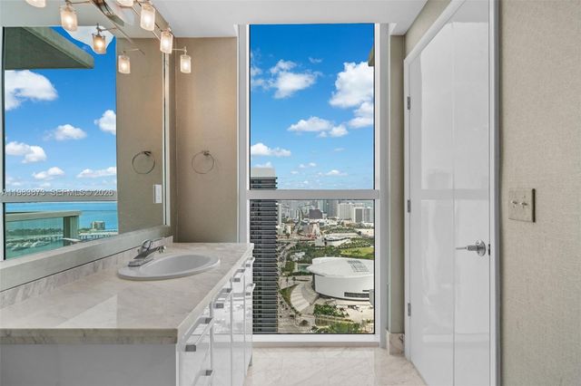 244 Biscayne Blvd UPH-4904, Miami, FL 33132