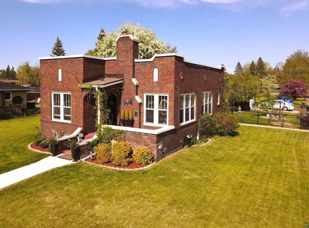 1926 Logan Ave, Superior, WI 54880