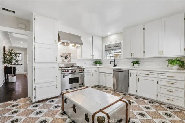 1813 N Baker, Santa Ana, CA 92706