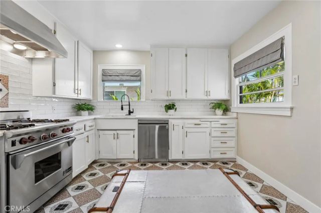 1813 N Baker, Santa Ana, CA 92706