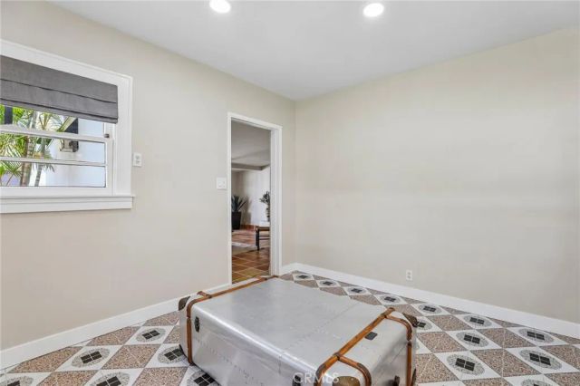 1813 N Baker, Santa Ana, CA 92706