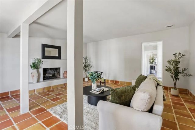 1813 N Baker, Santa Ana, CA 92706