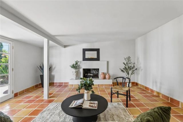 1813 N Baker, Santa Ana, CA 92706