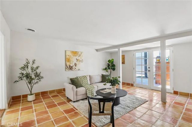 1813 N Baker, Santa Ana, CA 92706