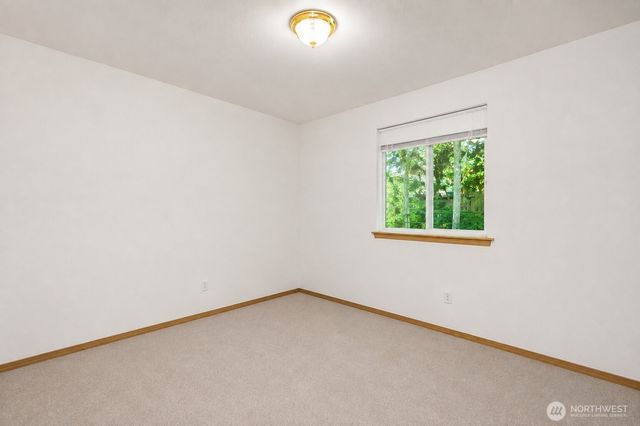 21827 Crest Lane SE, Yelm, WA 98597