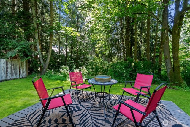 21827 Crest Lane SE, Yelm, WA 98597