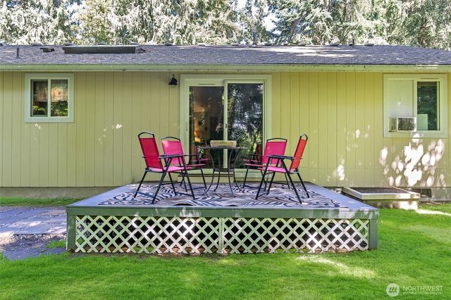 21827 Crest Lane SE, Yelm, WA 98597