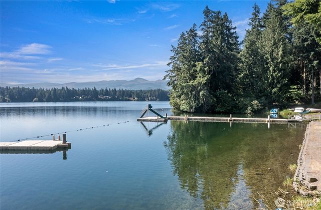 21827 Crest Lane SE, Yelm, WA 98597
