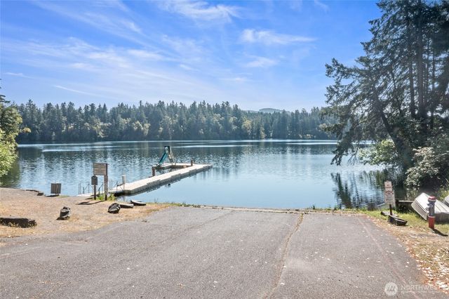 21827 Crest Lane SE, Yelm, WA 98597