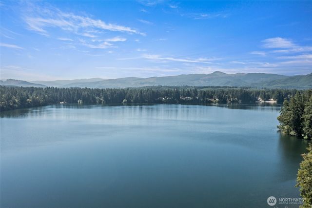 21827 Crest Lane SE, Yelm, WA 98597