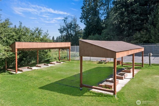 21827 Crest Lane SE, Yelm, WA 98597