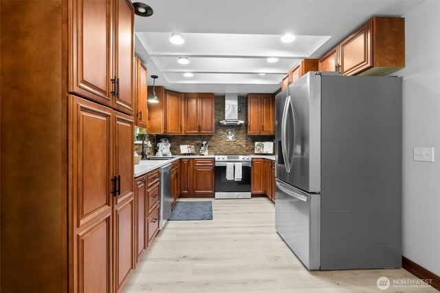 21827 Crest Lane SE, Yelm, WA 98597