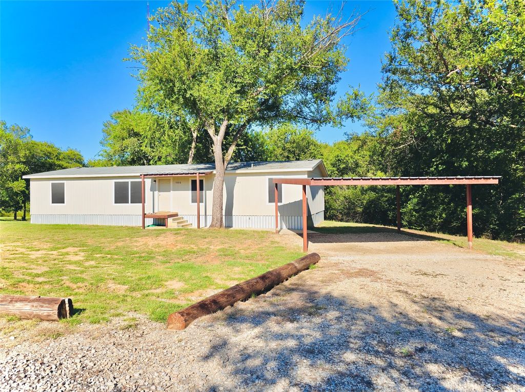 1006 E 3rd Street, Weatherford, TX 76086