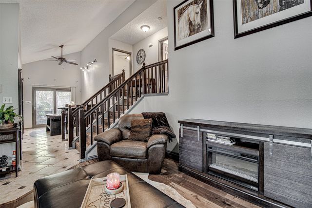 6112 Farmingdale Drive, Arlington, TX 76001