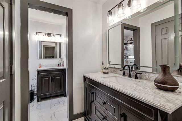 6112 Farmingdale Drive, Arlington, TX 76001