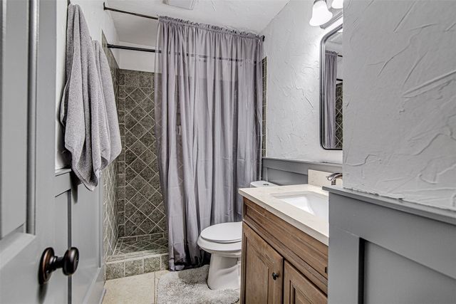 6112 Farmingdale Drive, Arlington, TX 76001