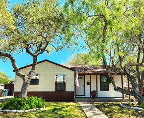 729 Sharon Dr, Corpus Christi, TX 78412