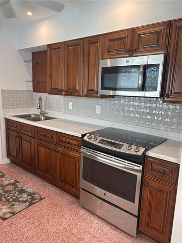 420 15TH AVENUE S, St Petersburg, FL 33701